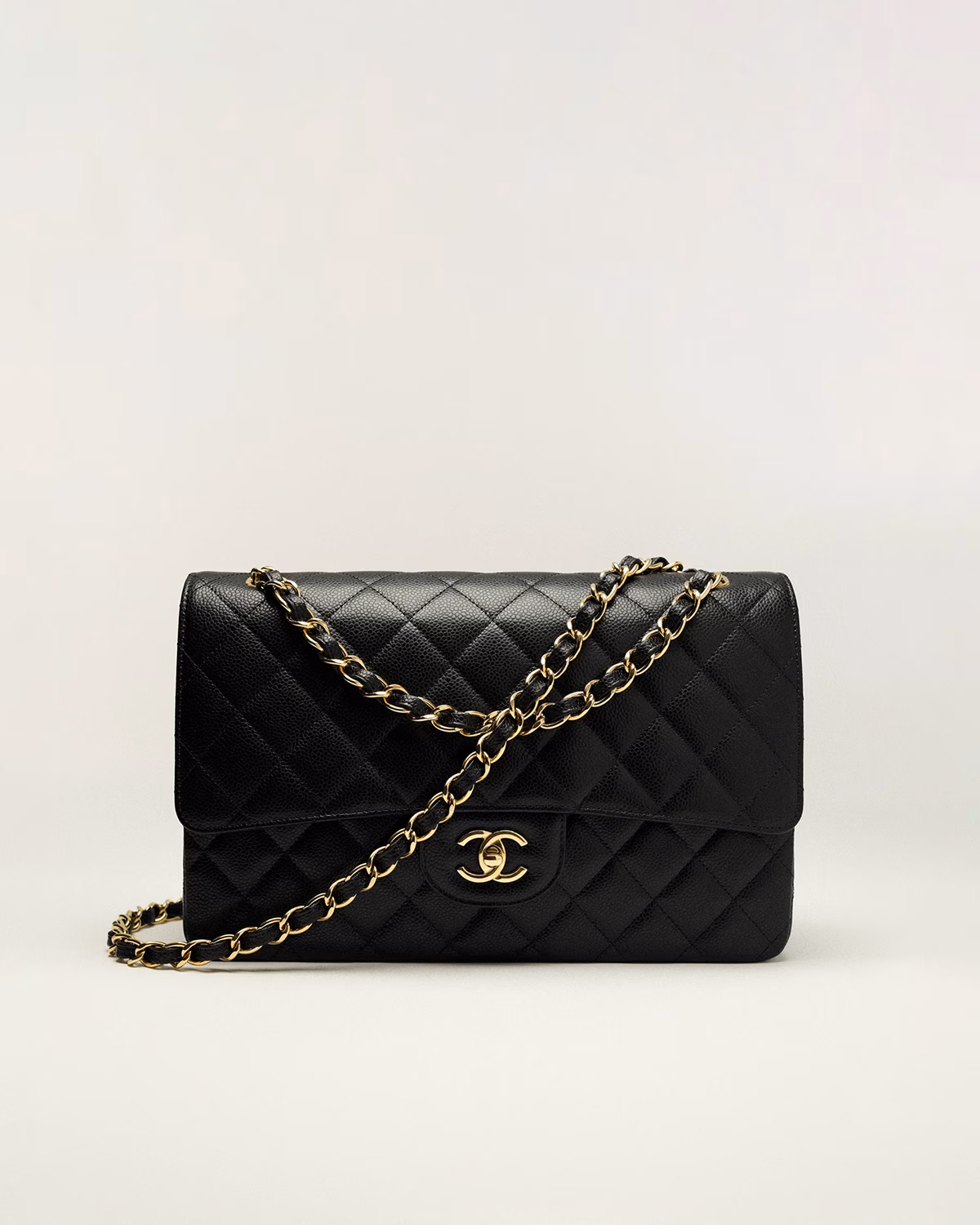 Maxi classic handbag, Grained calfskin & gold-tone metal, black