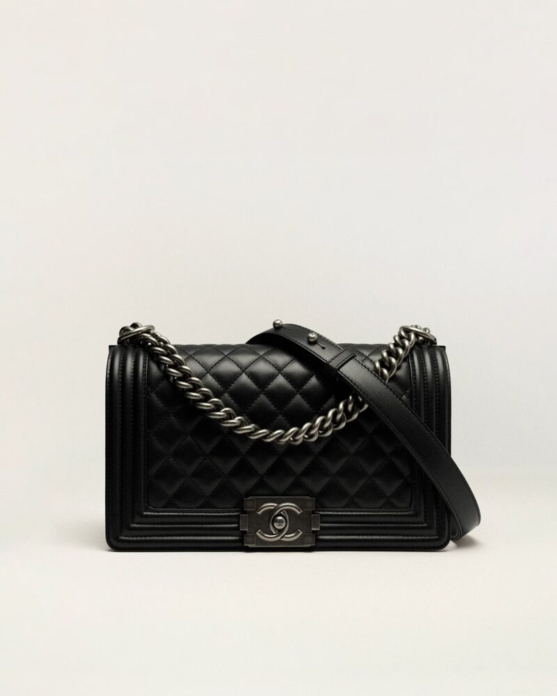 Boy chanel handbag, Calfskin & ruthenium-finish metal, black
