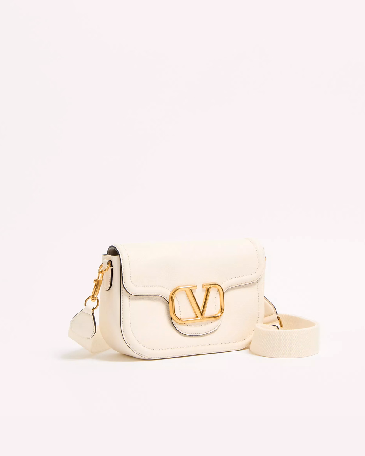 Valentino Garavani Alltime Grainy Calfskin Shoulder Bag2