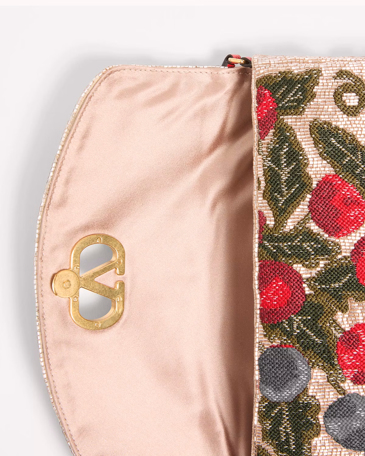 Valentino-Garavani-Vain-Soft-Embroidered-Small-Shoulder-Bag (4)