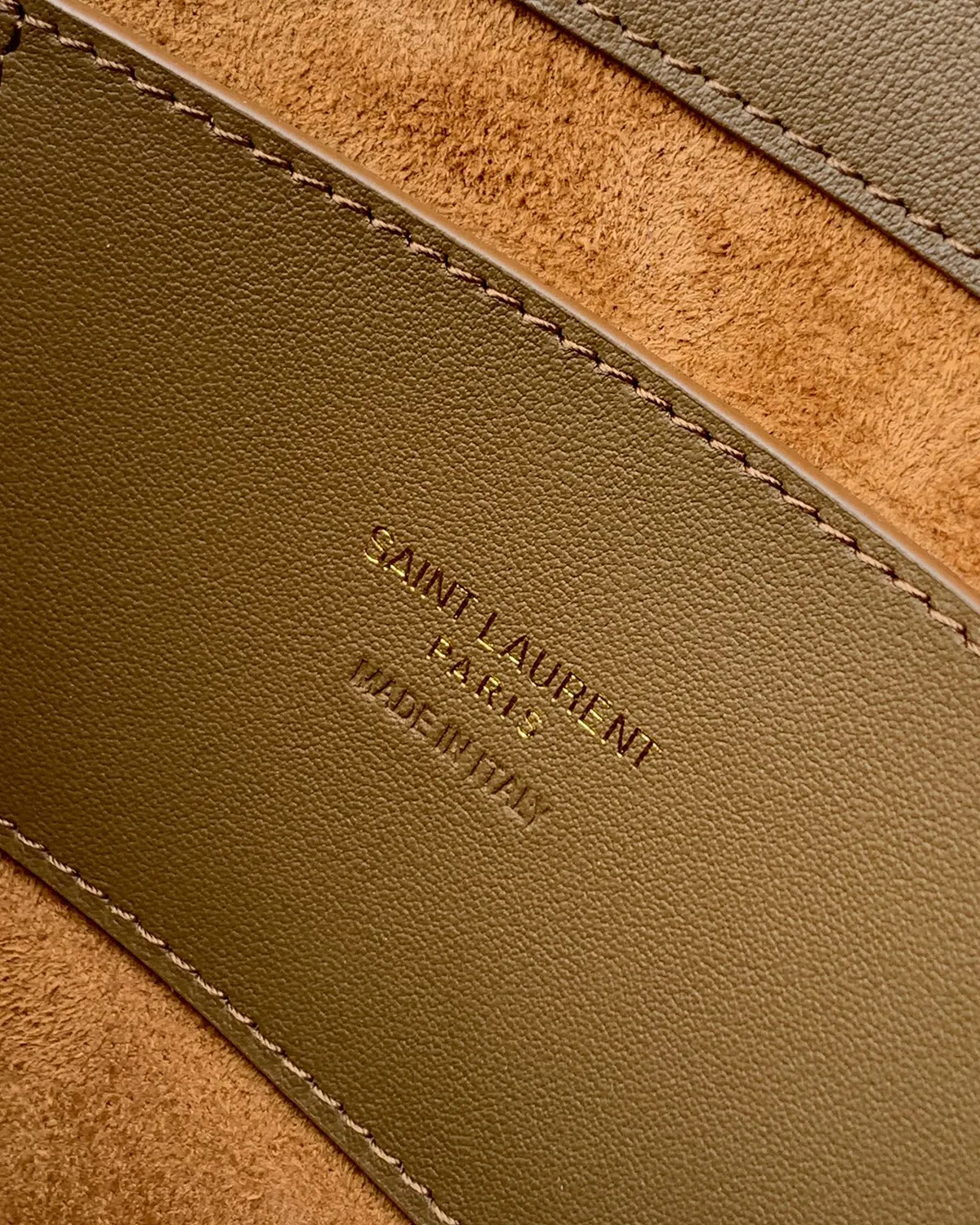 bagladt-signature-box-satchel-medium-beige-suede-solferino-front10