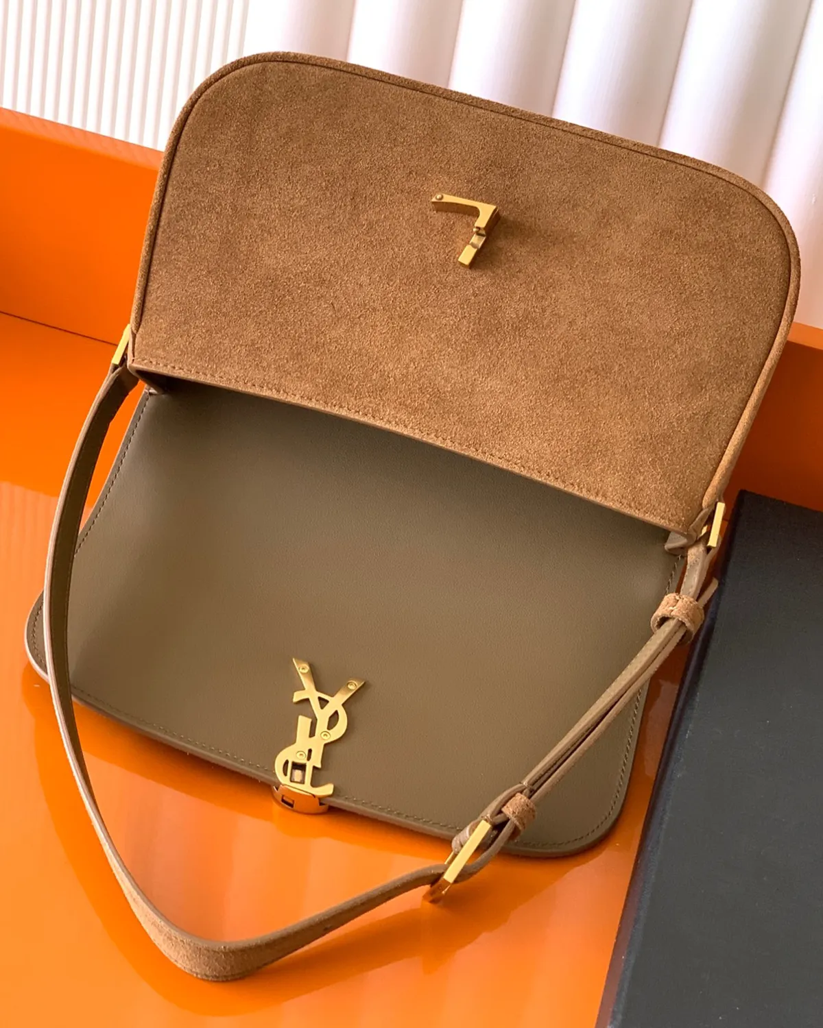 bagladt-signature-box-satchel-medium-beige-suede-solferino-front6