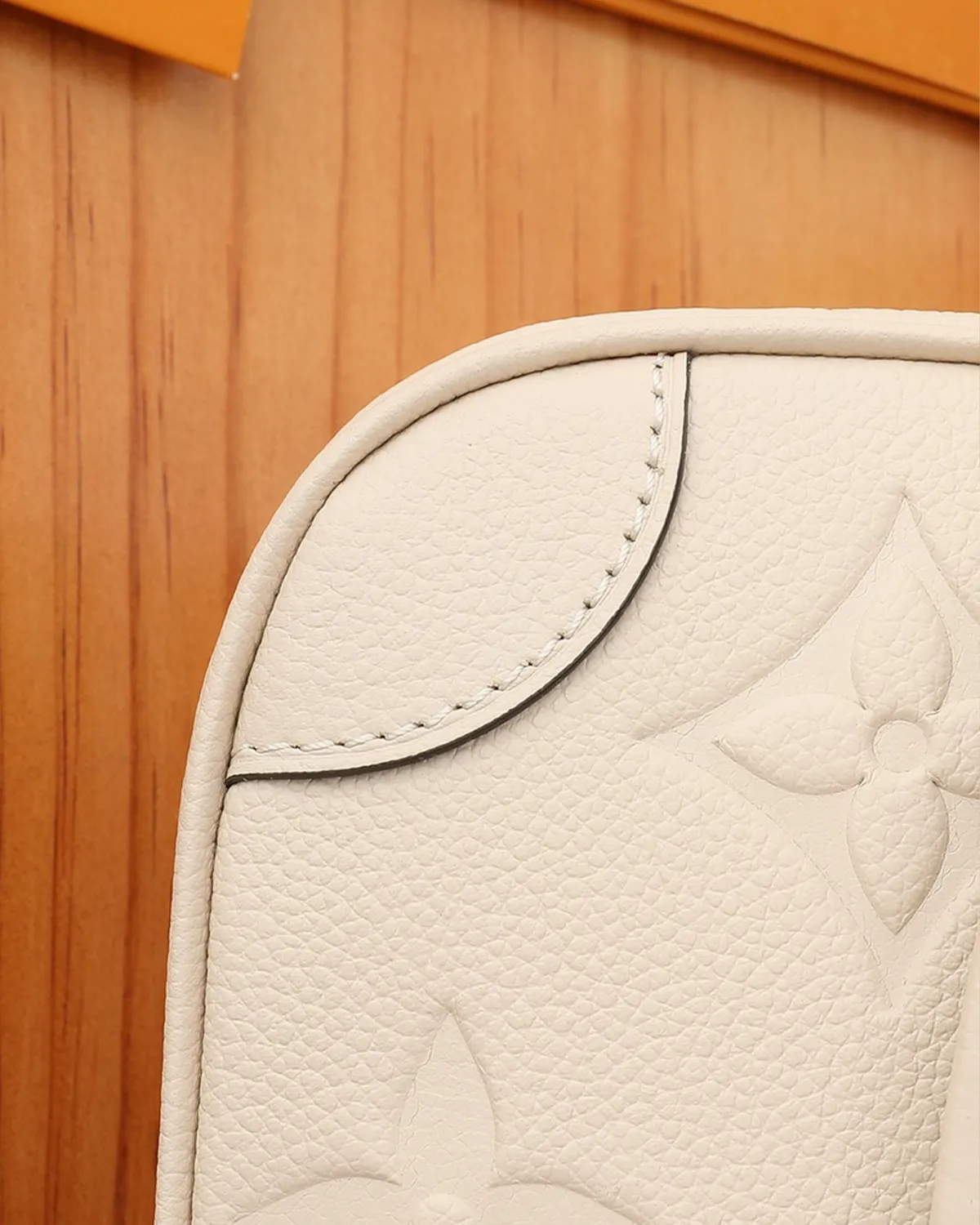 bagladt-signature-buckle-satchel-cream-embossed-leather-front7