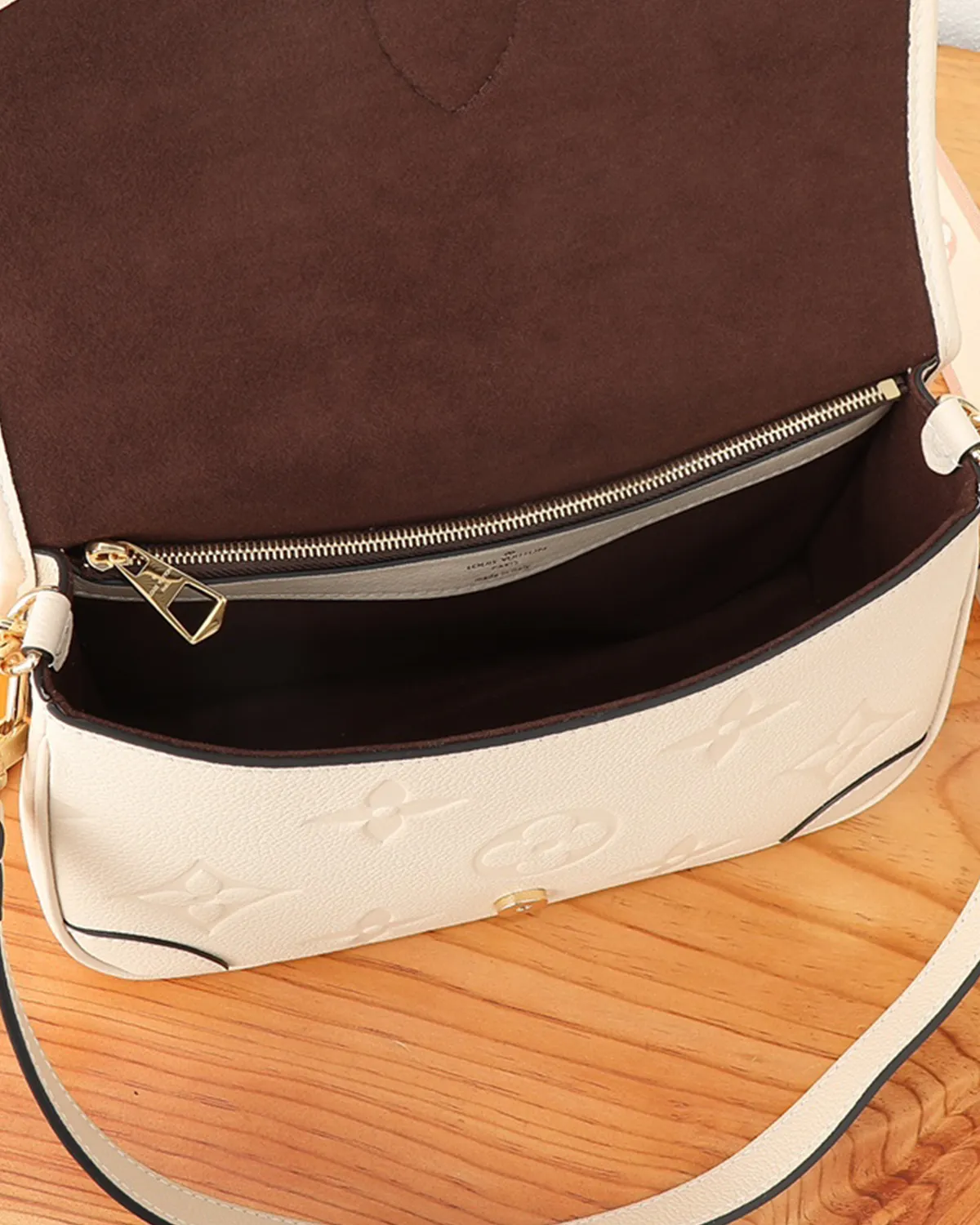 bagladt-signature-buckle-satchel-cream-embossed-leather-front9