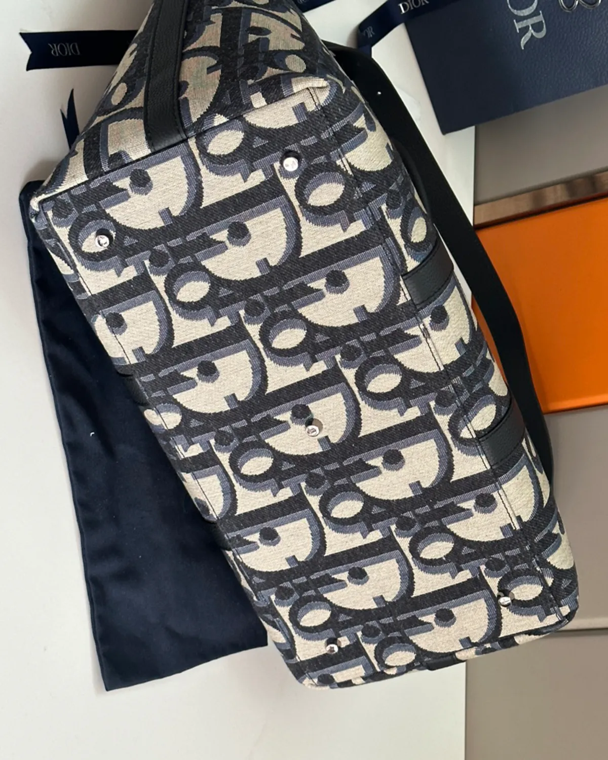 bagladt-signature-geometric-jacquard-weekender-40-beige-black-front9