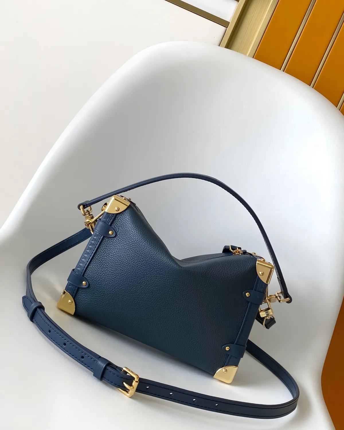 bagladt-signature-soft-trunk-bag-mm-monogram-canvas-vachetta-front2