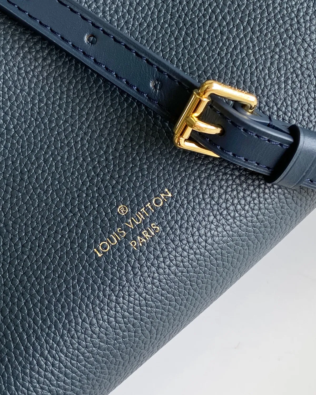 bagladt-signature-soft-trunk-bag-mm-monogram-canvas-vachetta-front8