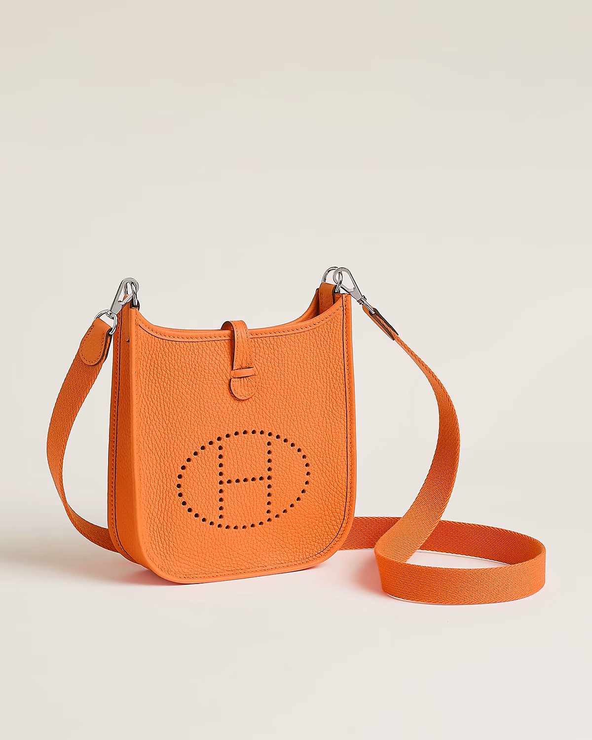 evelyne-16-amazone-bag--069426CKDP-front-wm-1-0-0-1600-1600-q99_g1