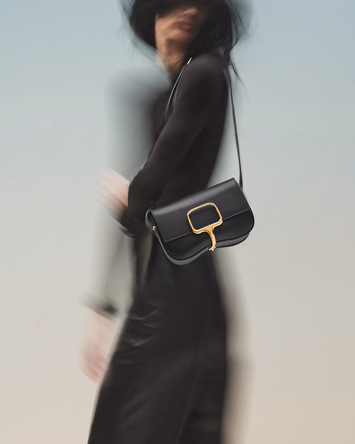 hermes-della-cavalleria-elan-bag--084659CC89-worn-1-0-0-1600-1600-q99_g1