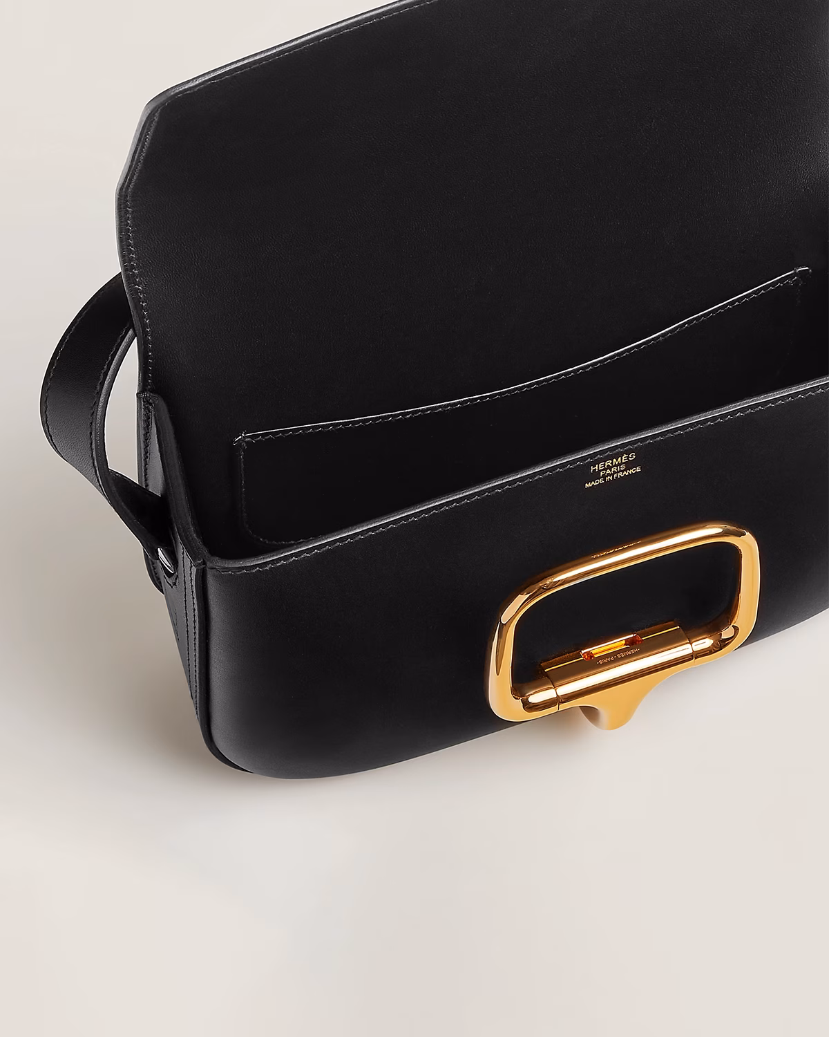 hermes-della-cavalleria-elan-bag--084659CC89-worn-1-0-0-1600-1600-q99_g3