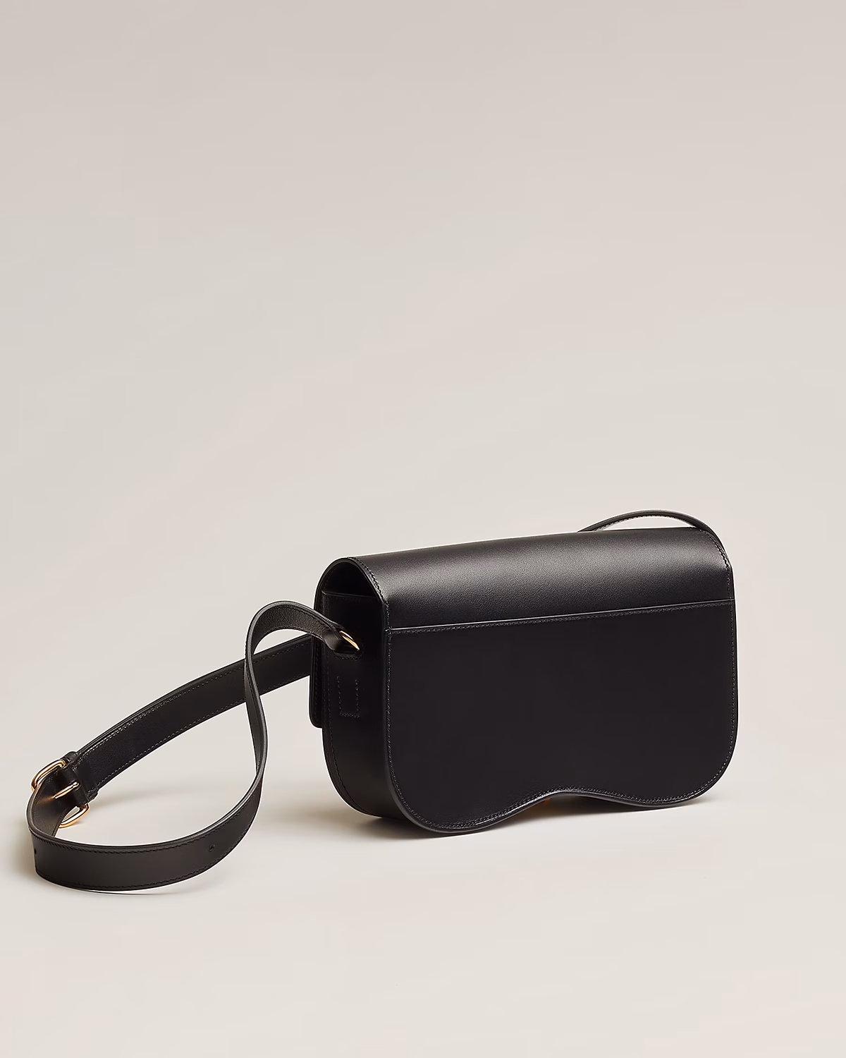 hermes-della-cavalleria-elan-bag--084659CC89-worn-1-0-0-1600-1600-q99_g4