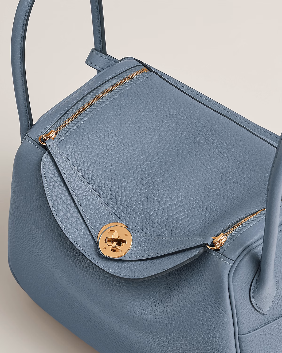 lindy-26-bag--073428CCJ7-front-wm-1-0-0-1600-1600-q99_g3
