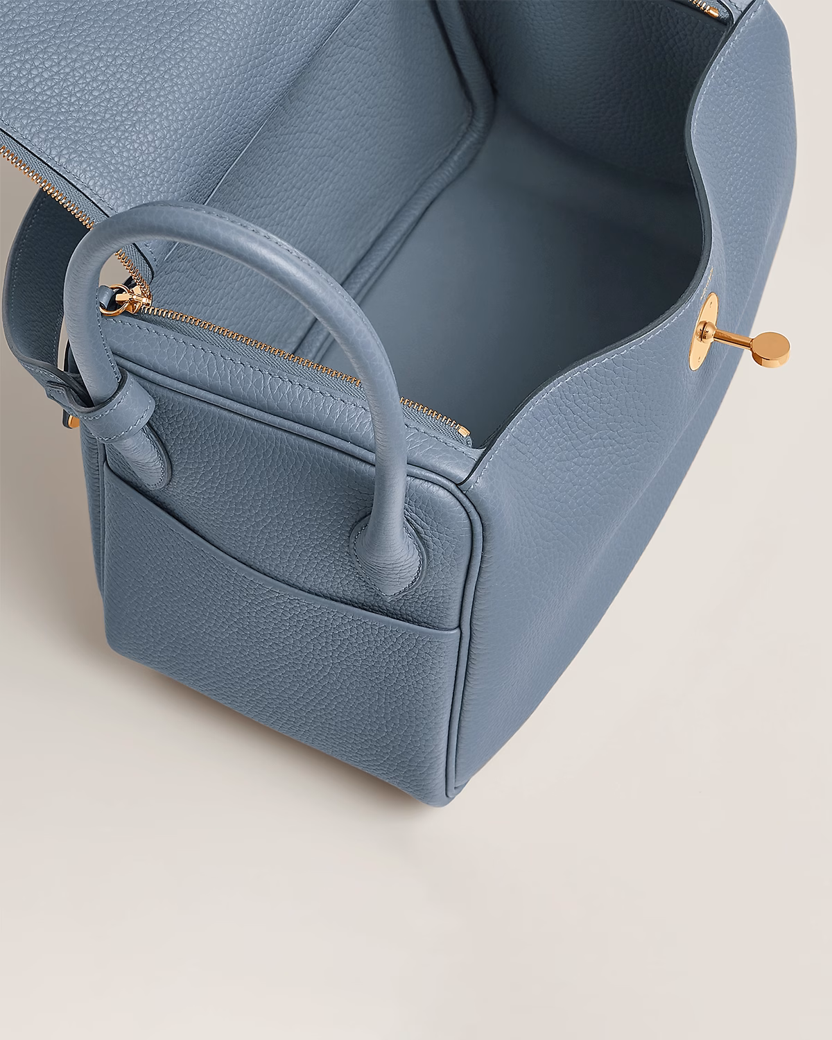 lindy-26-bag--073428CCJ7-front-wm-1-0-0-1600-1600-q99_g4