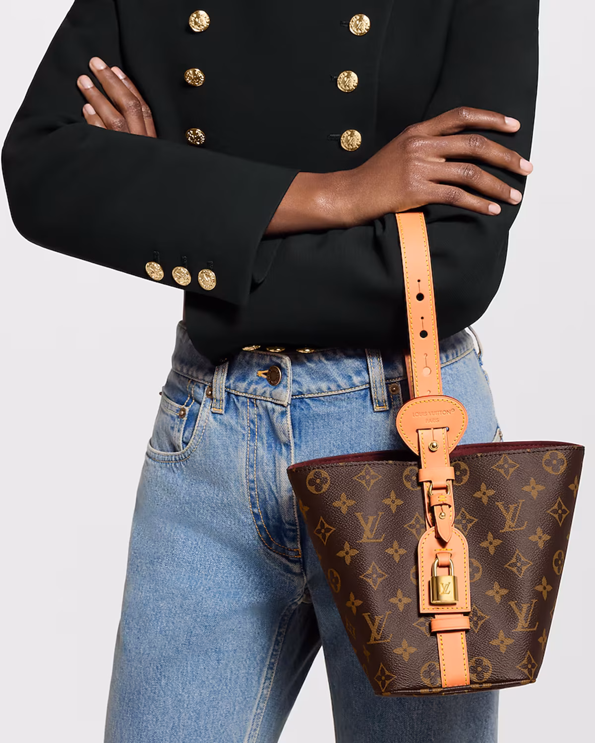 louis-vuitton-all-in-bb--M12925_PM1_Worn view