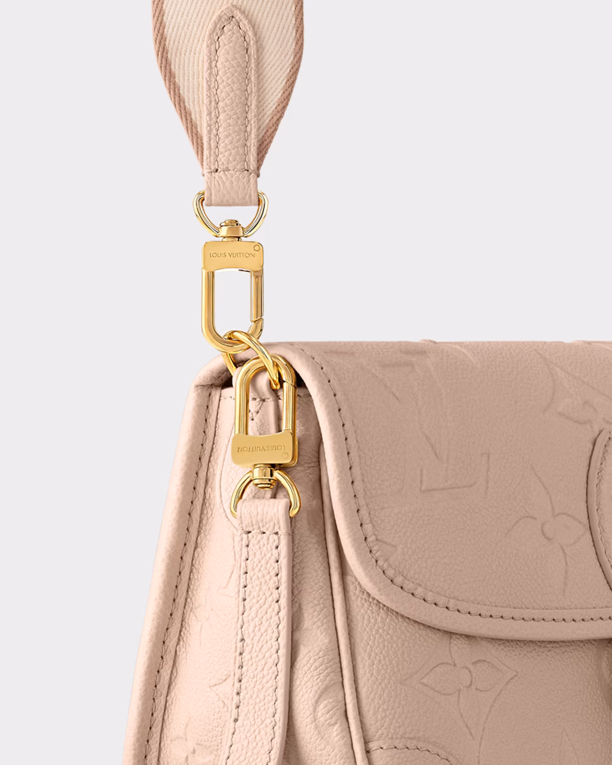 louis-vuitton-diane--M13231_PM1_Closeup view