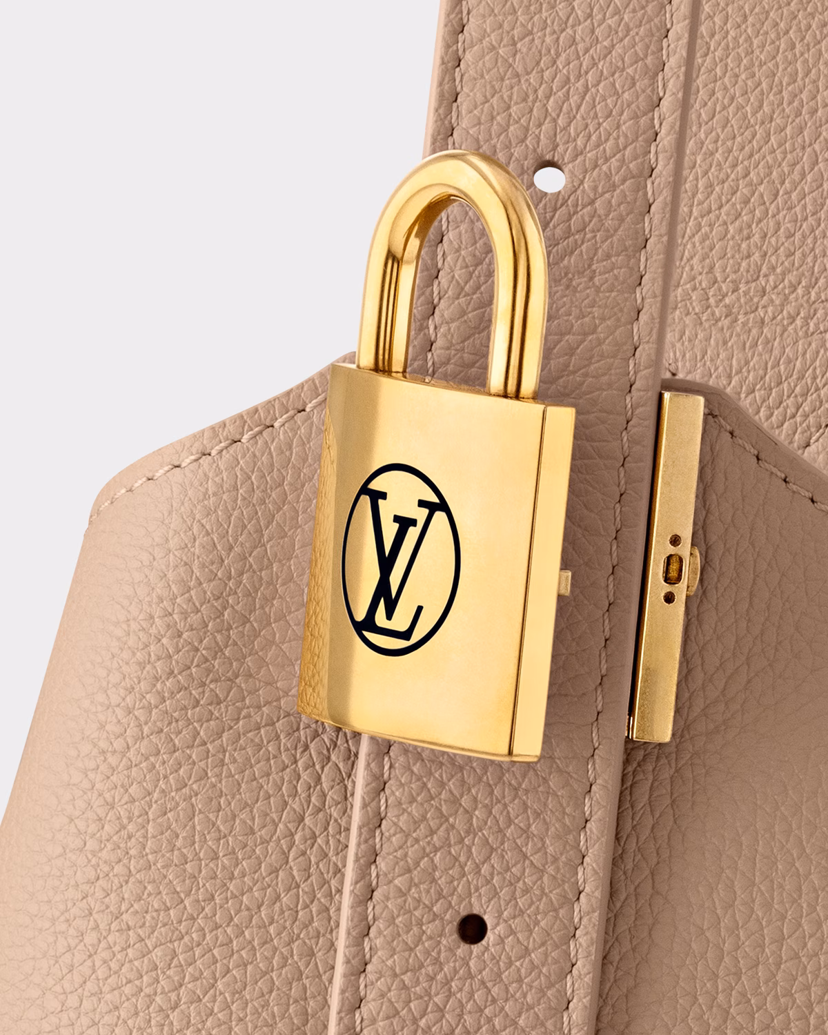 louis-vuitton-low-key-hobo-pm--M14265_PM1_Closeup view (1)