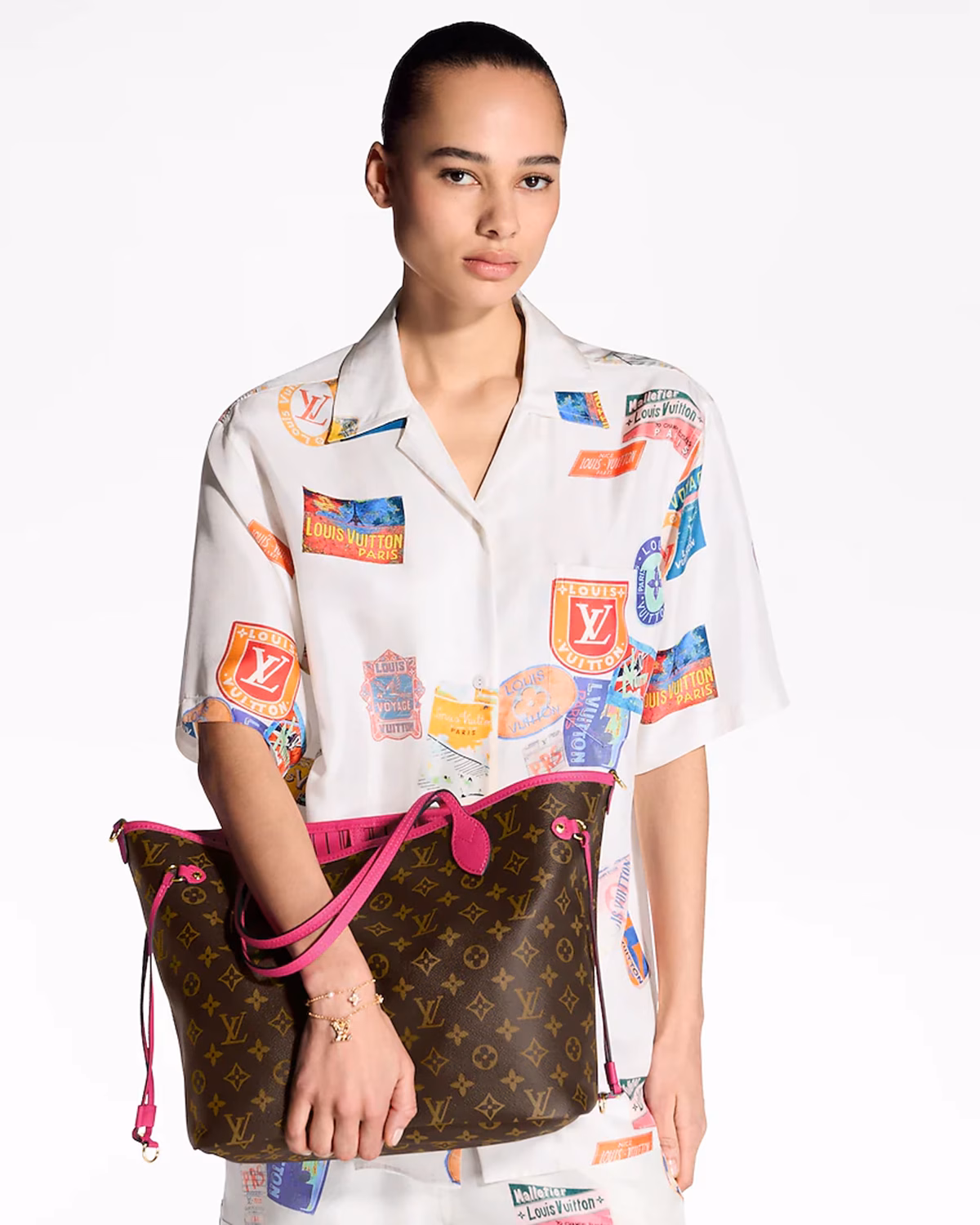 louis-vuitton-neverfull-bandouliere-inside-out-mm--M12707_PM1_Cropped worn view