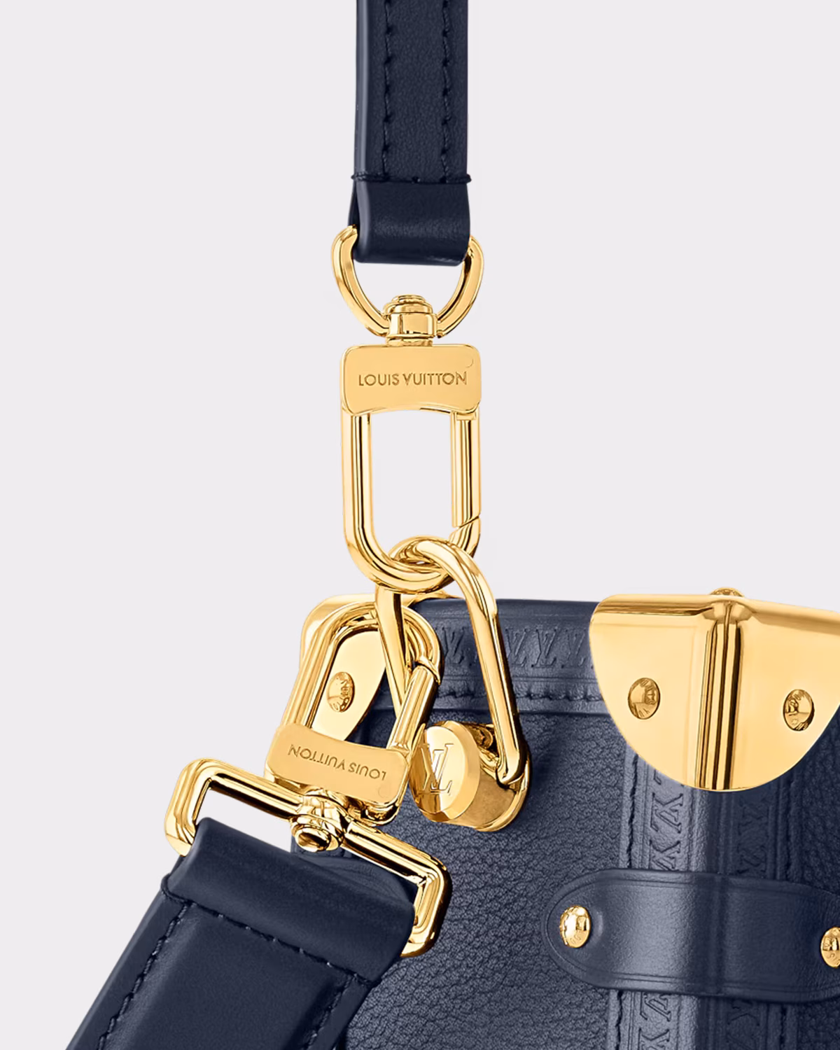 louis-vuitton-side-trunk-mm--M15226_PM1_Closeup view