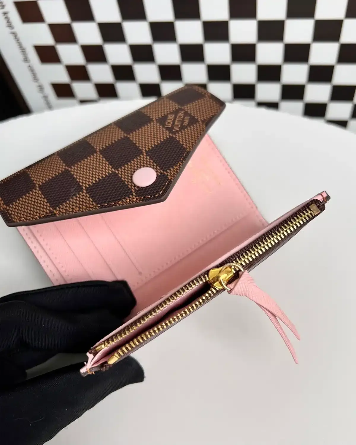 product-louis-vuitton-victorine-tri-fold-wallet-damier-ebene-pink-front-1200x1500-04-tbd