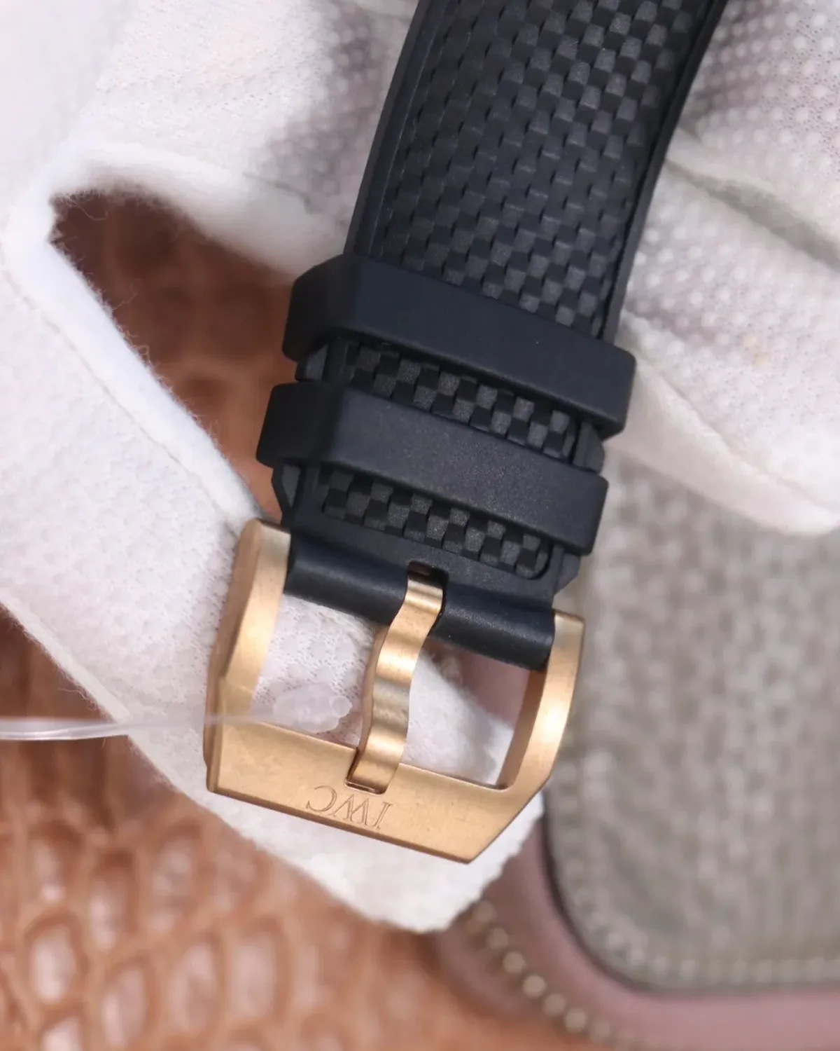 bagladt-aquatimer-chronograph-bronze-charles-darwin-front9