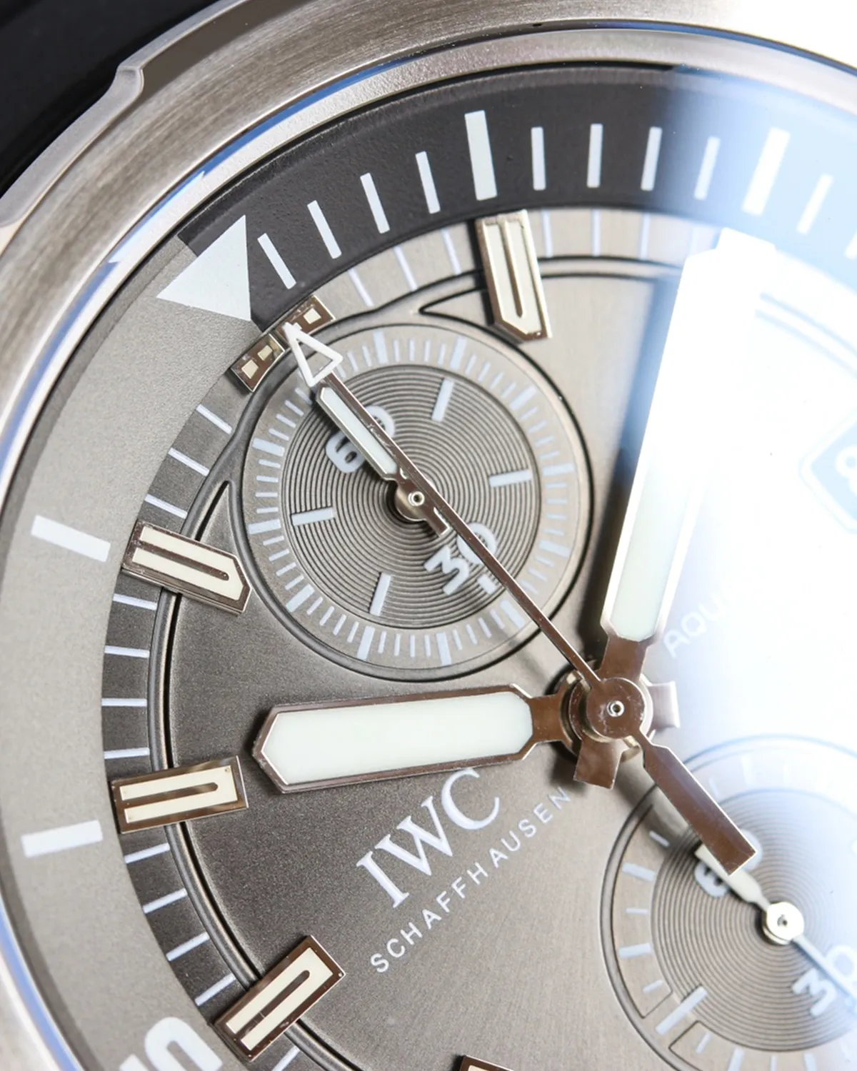 bagladt-aquatimer-chronograph-sharks-edition-grey-dial4