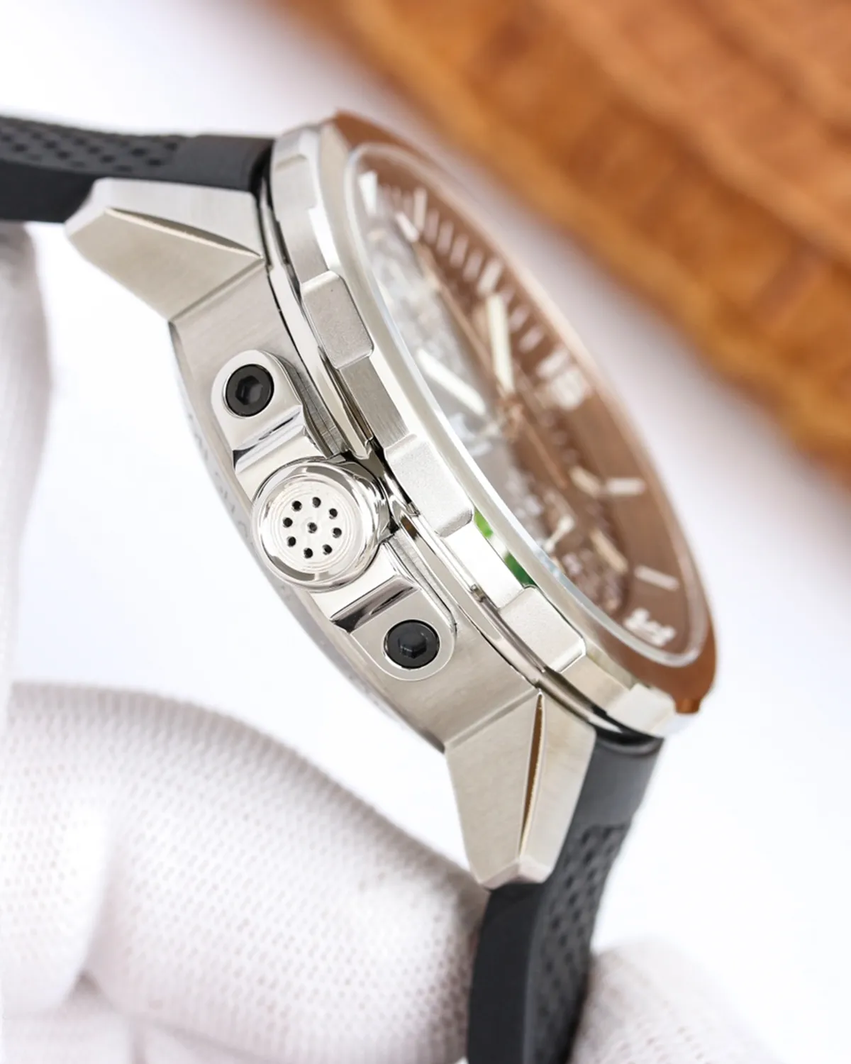 bagladt-aquatimer-chronograph-sharks-edition-grey-dial8