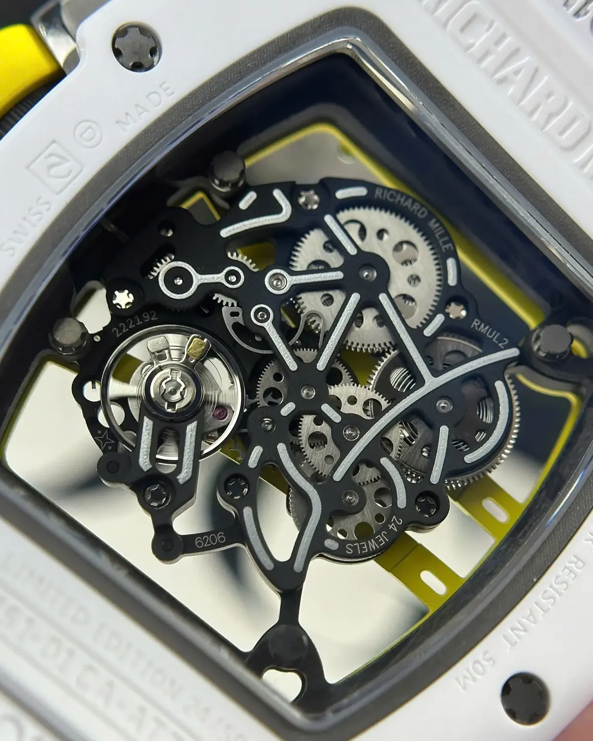 bagladt-asymmetric-sport-watch-carbon-white-ceramic-front11