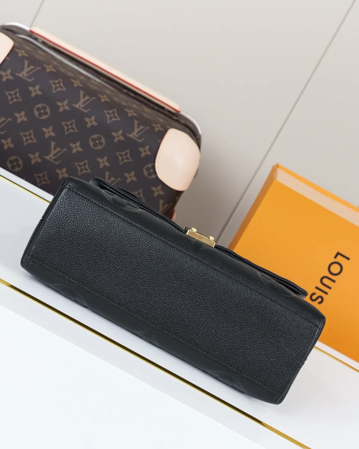 bagladt-black-embossed-metis-front6