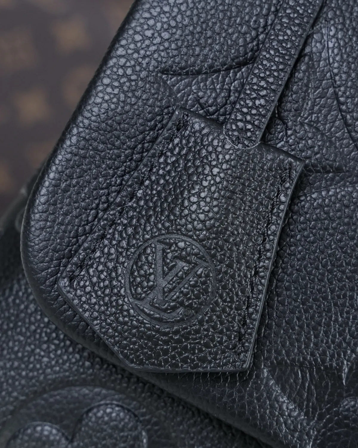 bagladt-black-embossed-metis-front7