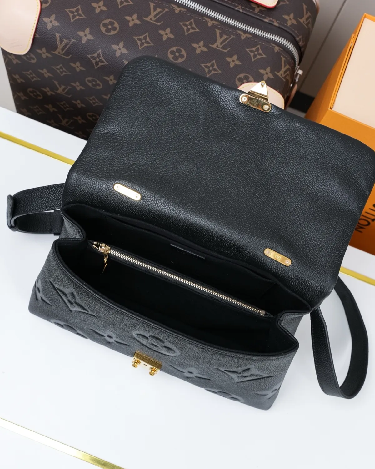 bagladt-black-embossed-metis-front8