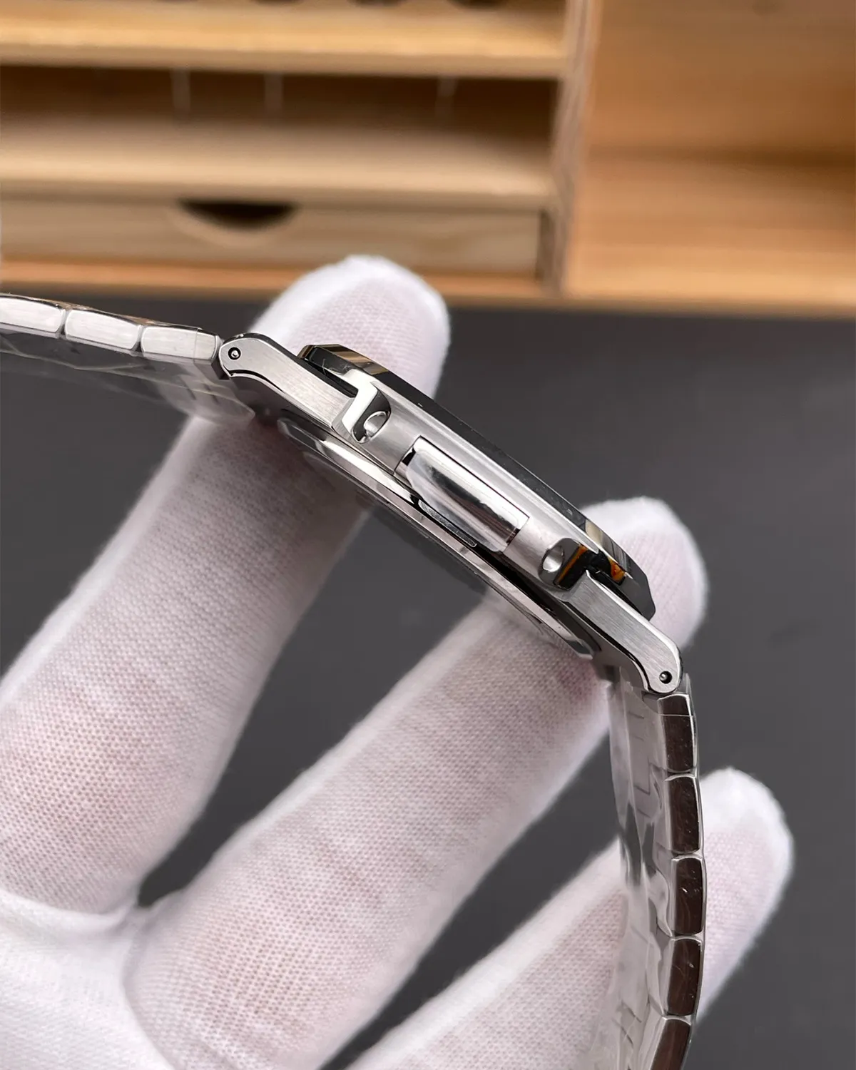 bagladt-black-steel-5711a-front5