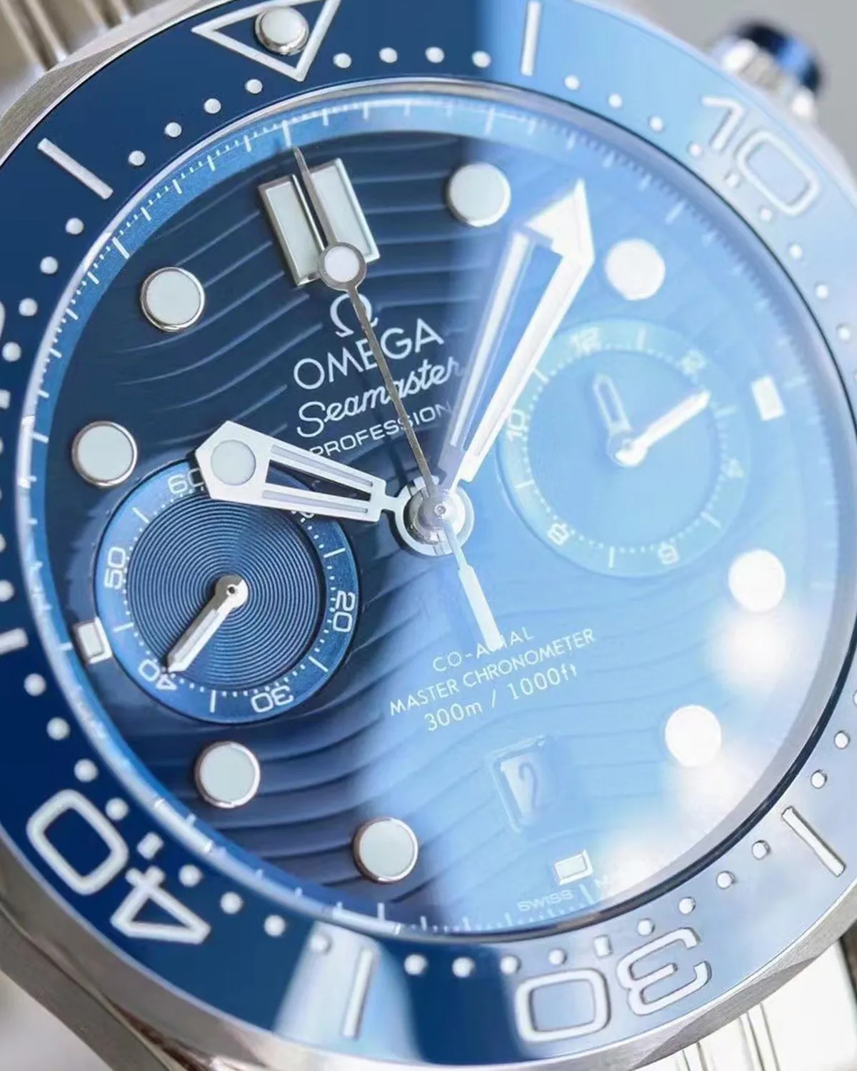 bagladt-blue-gold-seamaster-300m-chronograph-front5