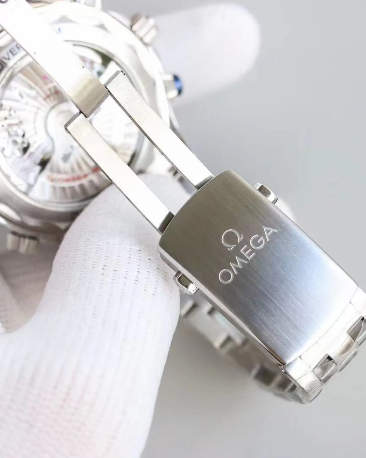 bagladt-blue-gold-seamaster-300m-chronograph-front9