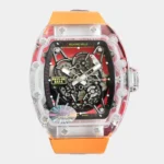 Vue de face montre sport forme tonneau cadran squelette