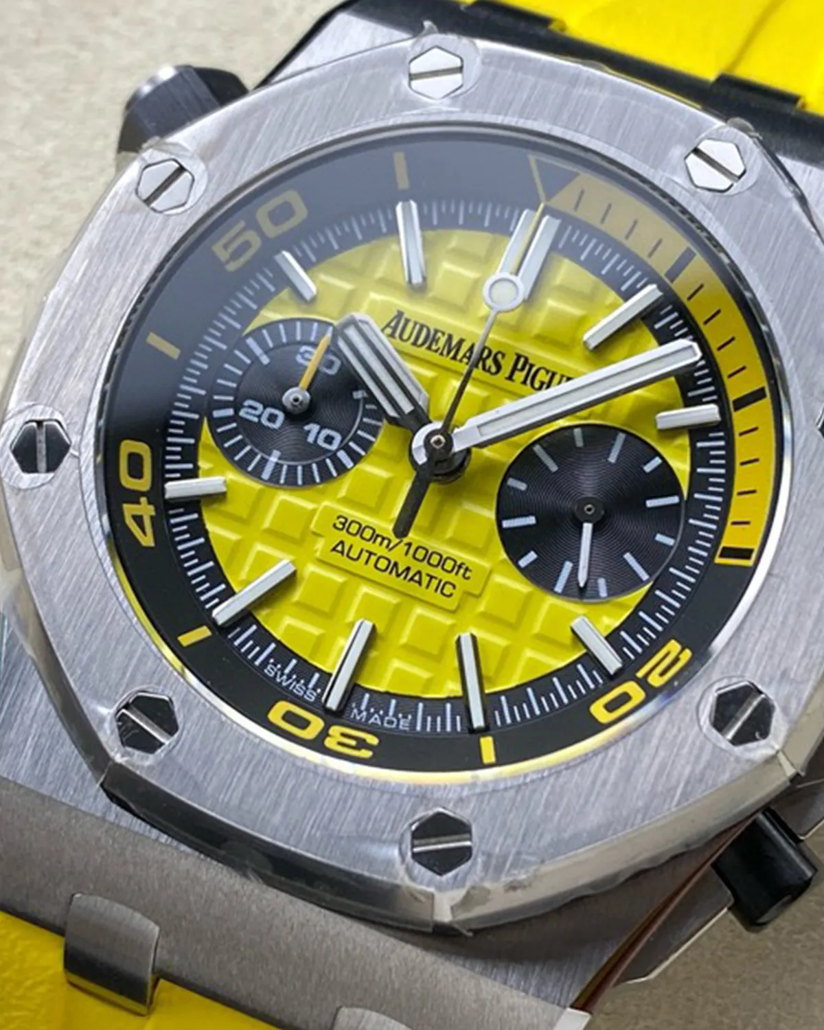 bagladt-offshore-diver-yellow-dial-steel-front4