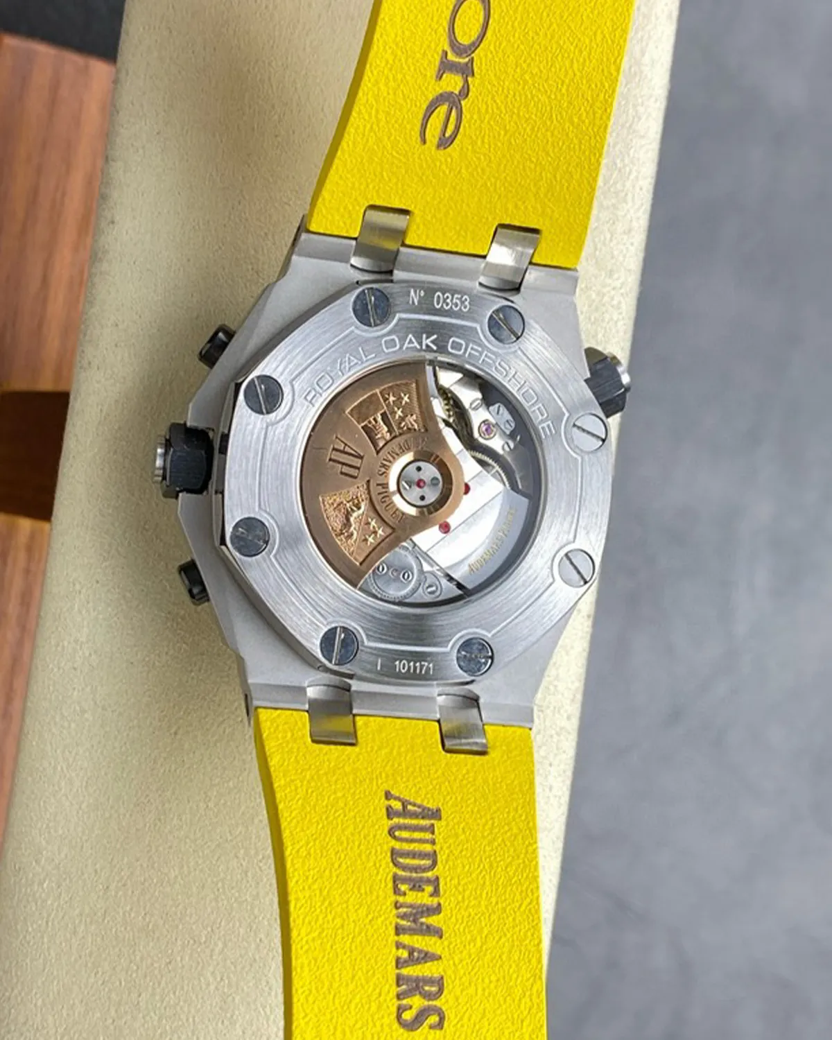 bagladt-offshore-diver-yellow-dial-steel-front8