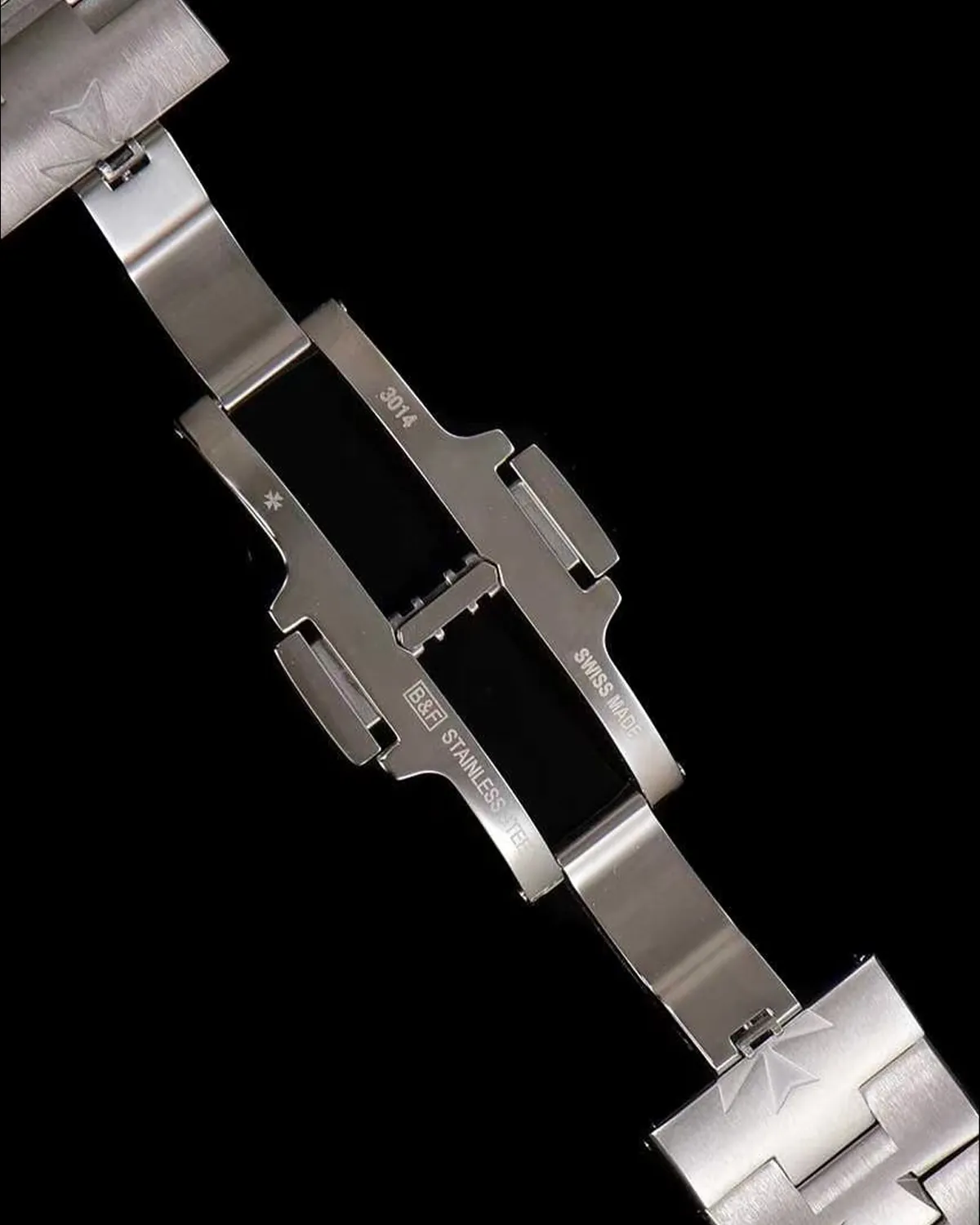 bagladt-overseas-dual-time-black-dial-steel-front6