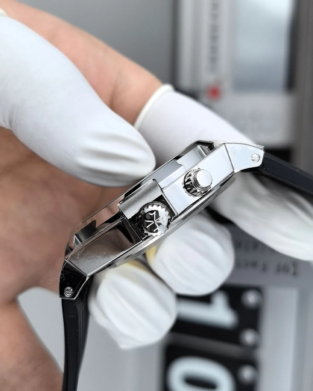 bagladt-overseas-dual-time-steel-titanium-grey-dial-front6