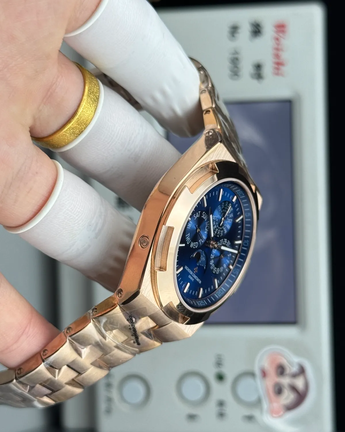 bagladt-overseas-perpetual-calendar-ultra-thin-pink-gold-blue-front7