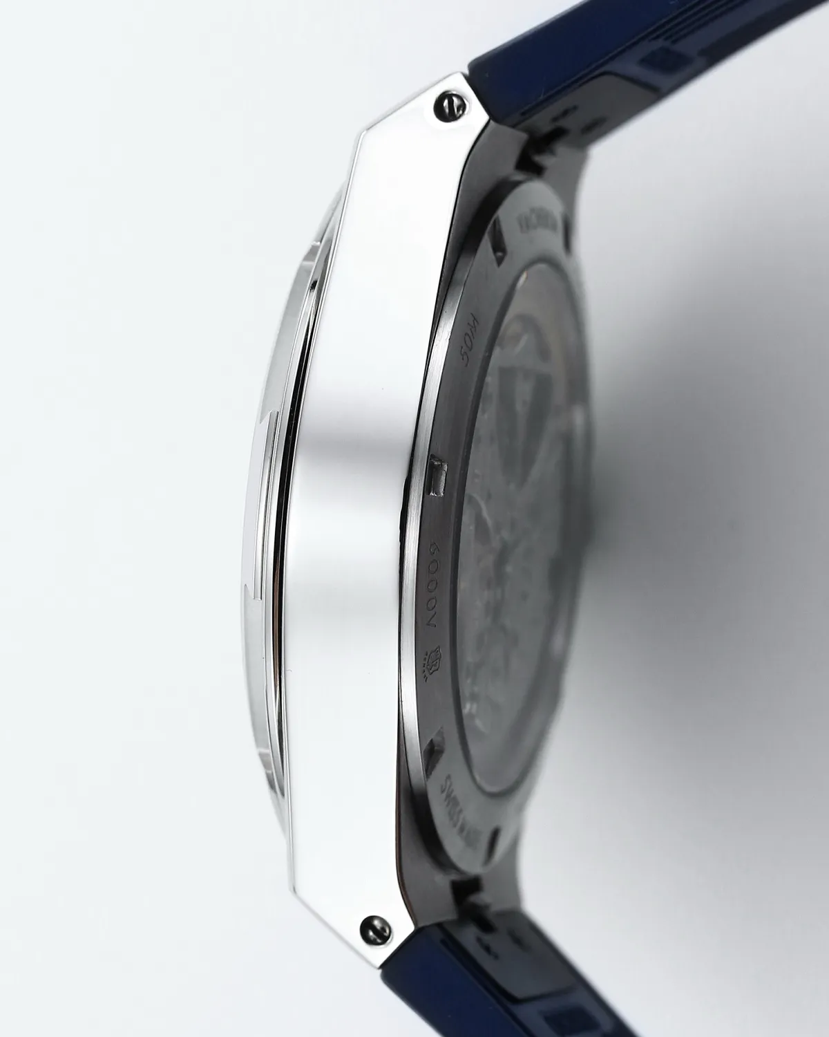 bagladt-overseas-tourbillon-titanium-blue-dial-front7