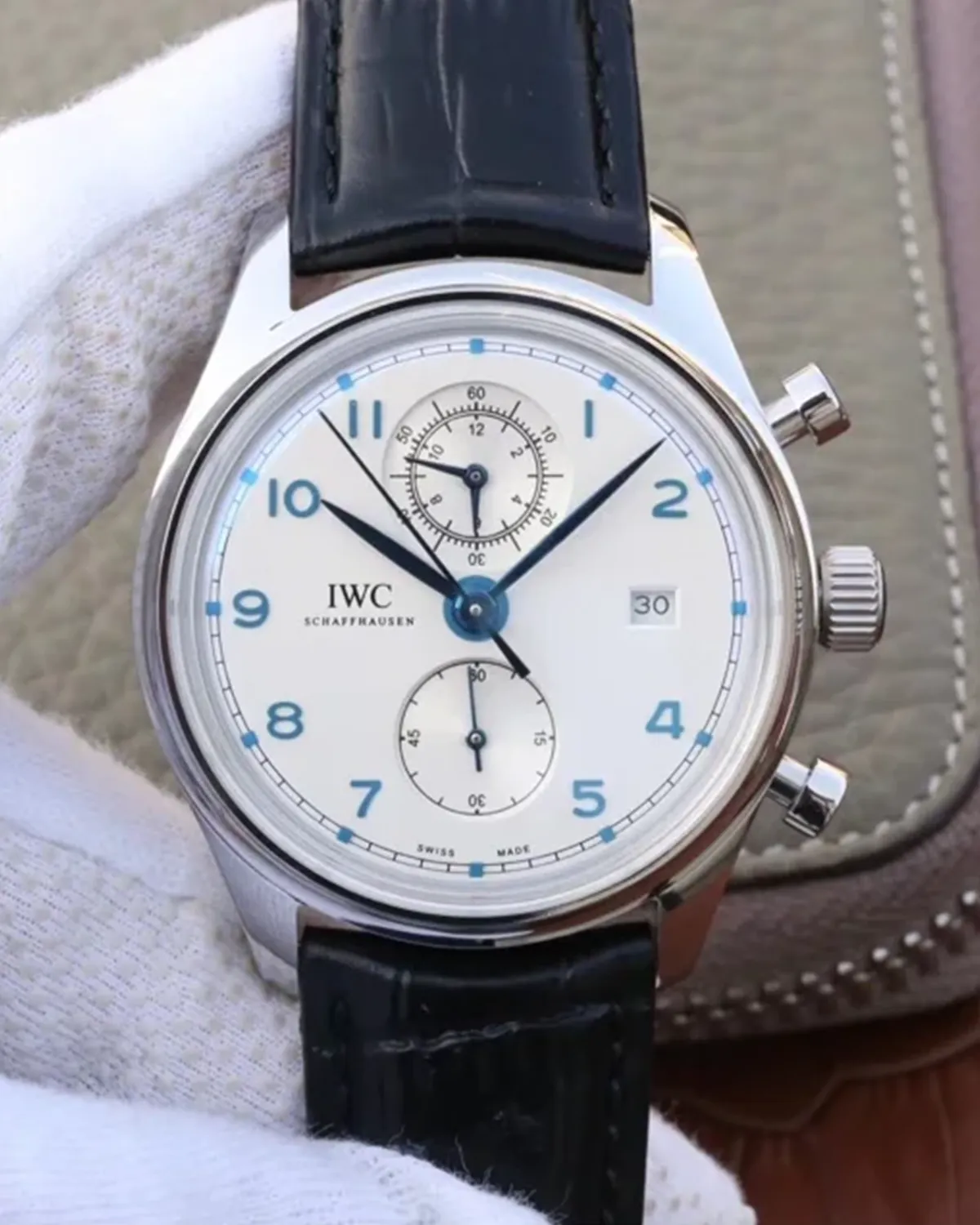 bagladt-portugieser-chronograph-classic-silver-dial-front4