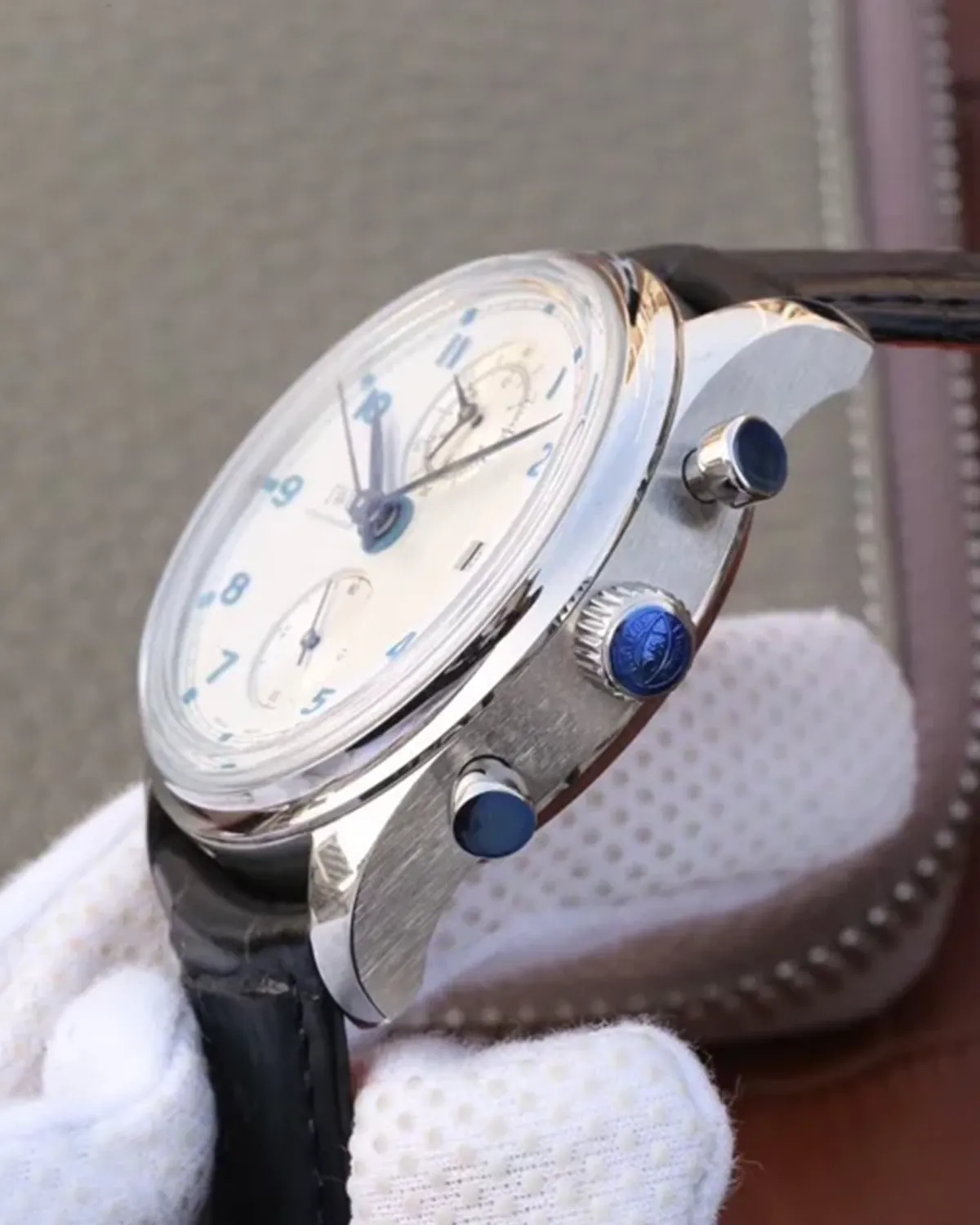 bagladt-portugieser-chronograph-classic-silver-dial-front5