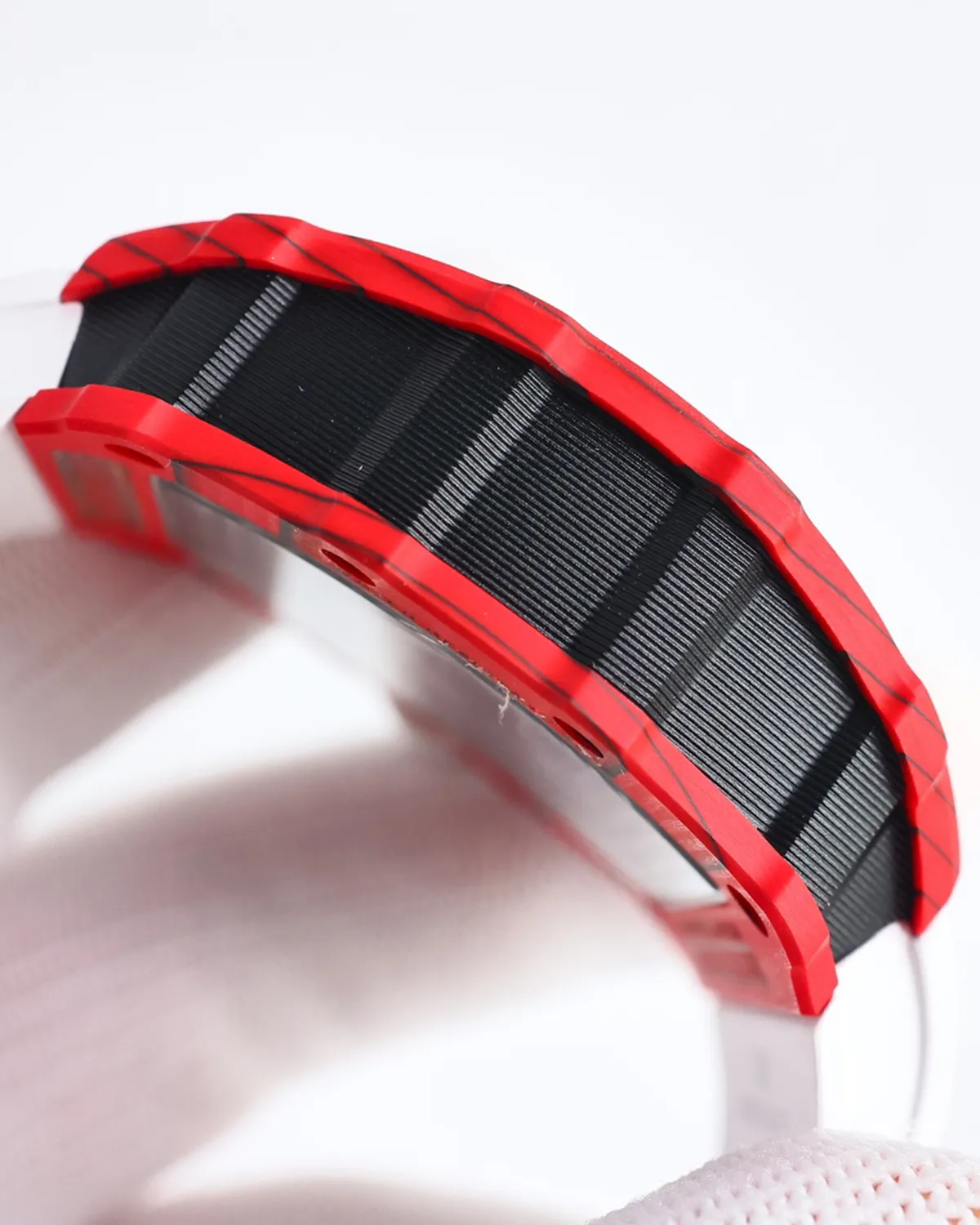 bagladt-red-carbon-tourbillon-tonneau-skeleton-front7