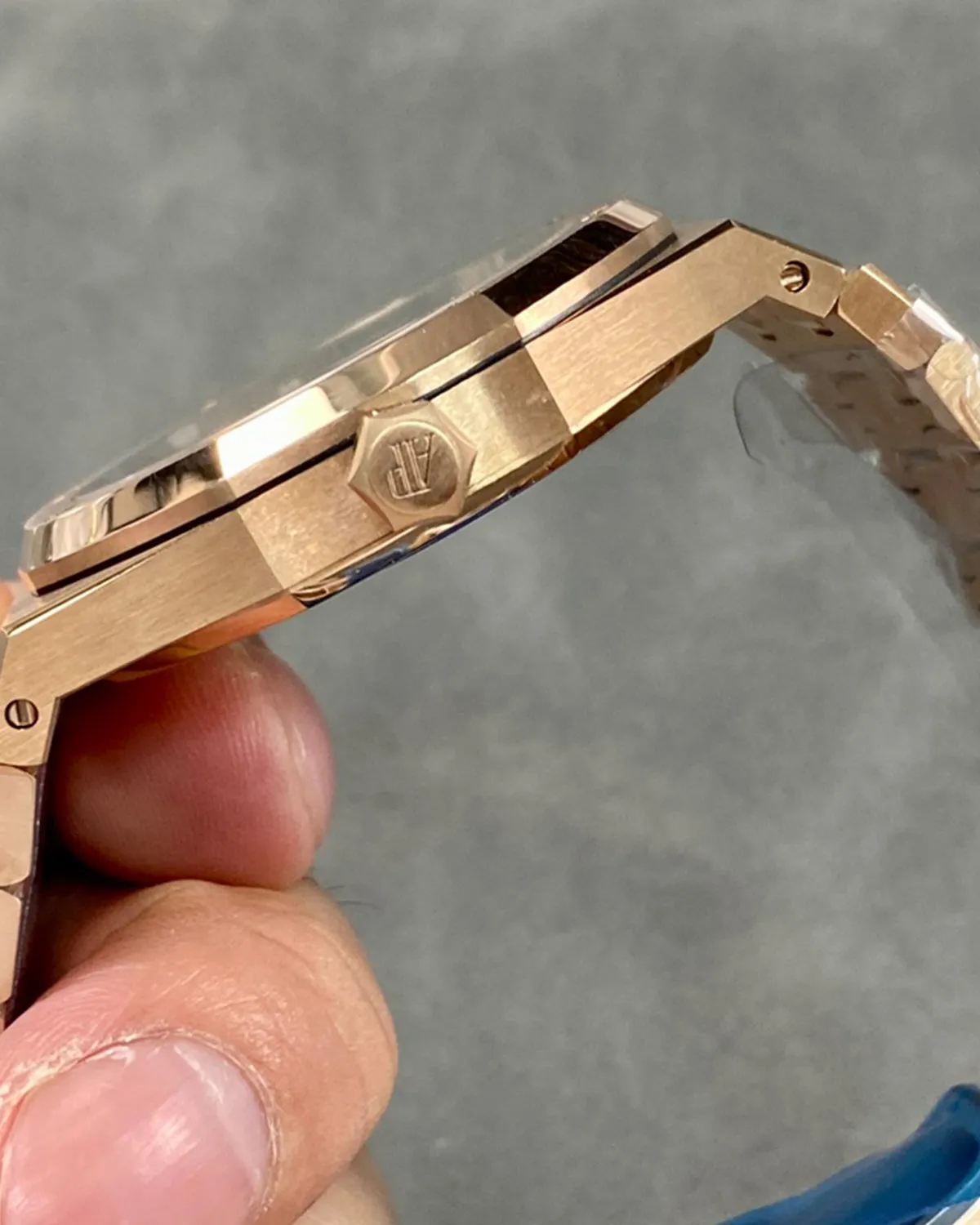 bagladt-royal-sports-rose-gold-black-dial-front8