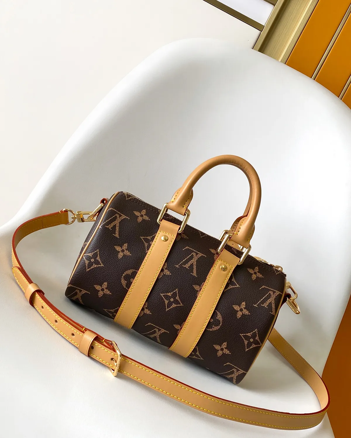 bagladt-signature-city-duffle-25-embossed-monogram-leather-front4