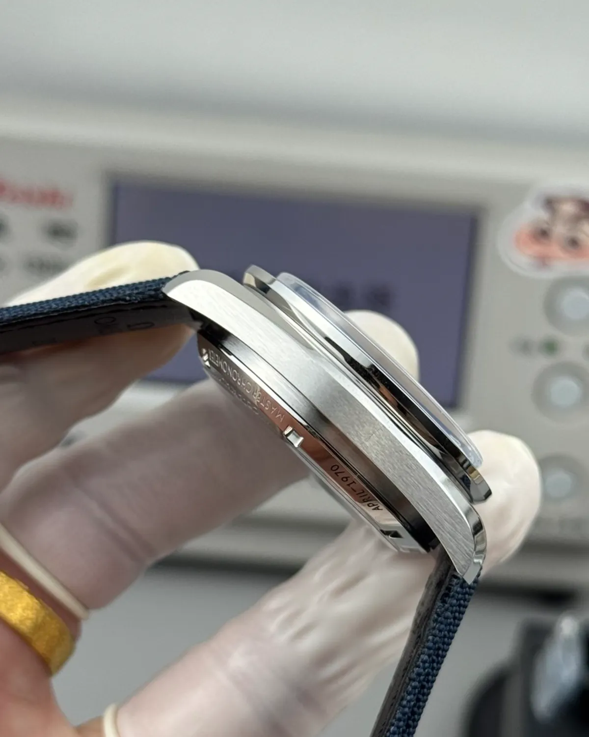 bagladt-speedmaster-silver-snoopy-award-50th-front10