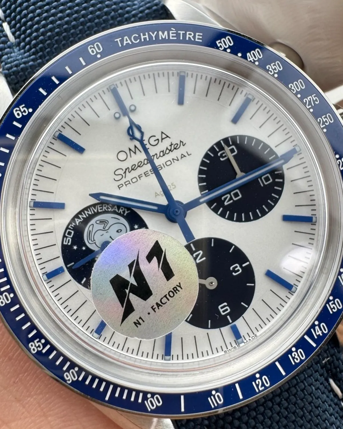 bagladt-speedmaster-silver-snoopy-award-50th-front5