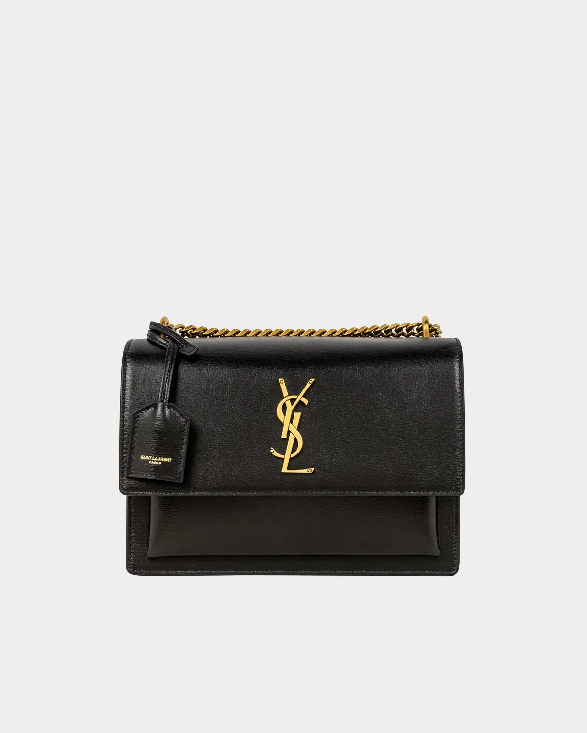 Sunset style medium flap bag in smooth black leather with interlocking logo front view