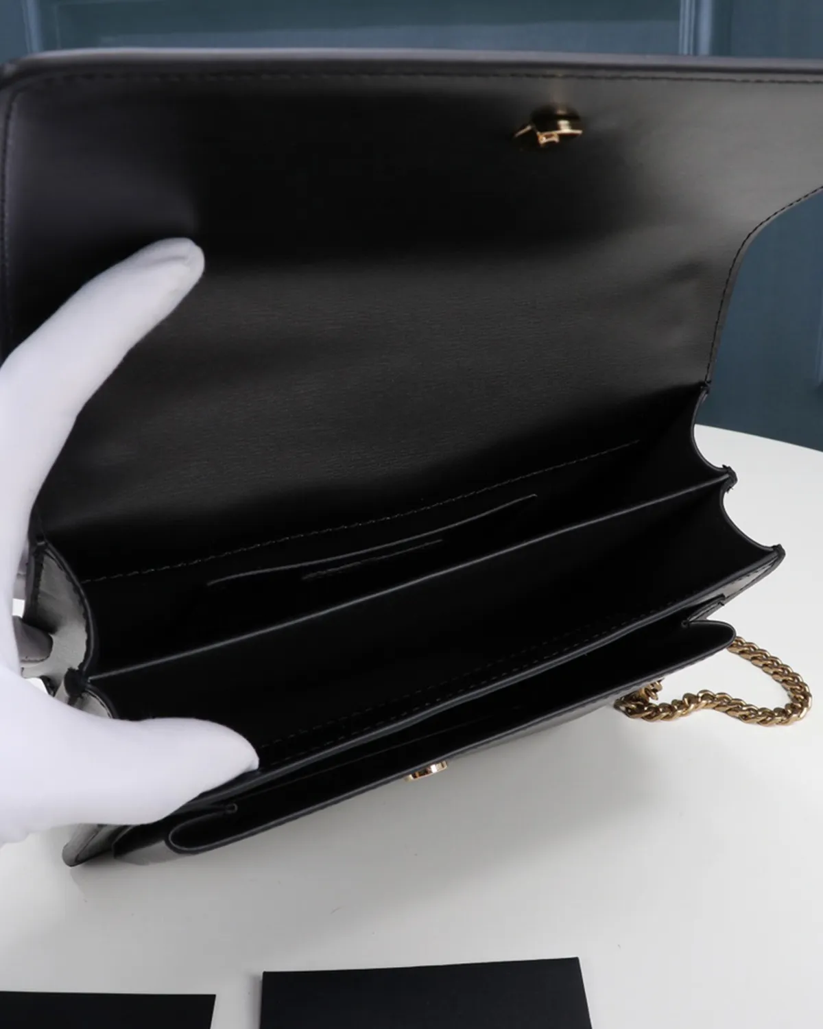 bagladt-sunset-style-medium-flap-bag-interlocking-logo-front10