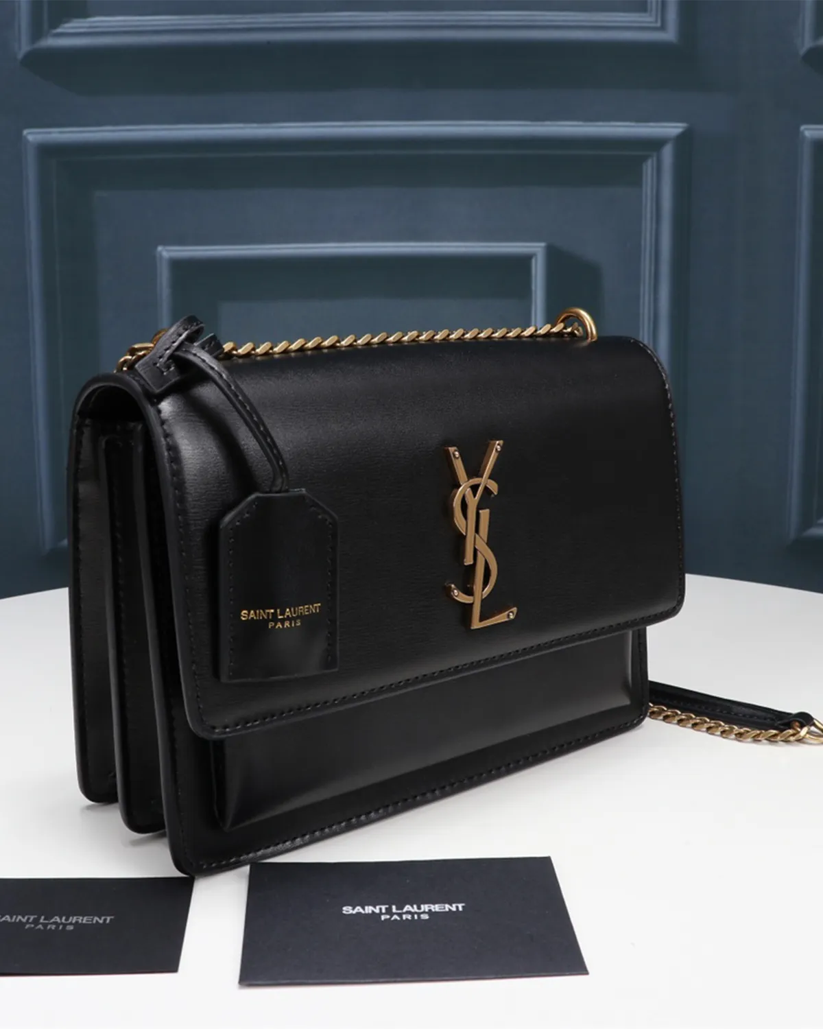 bagladt-sunset-style-medium-flap-bag-interlocking-logo-front3